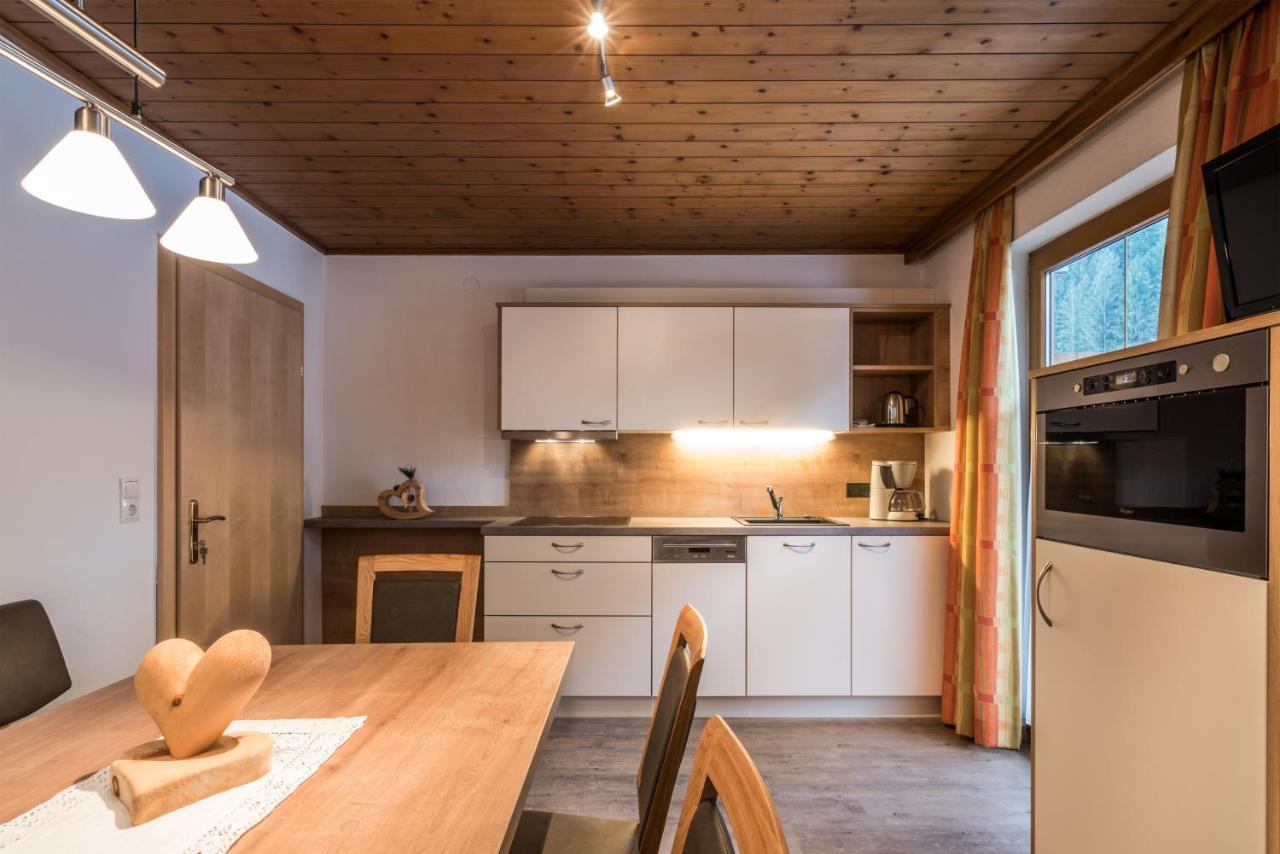 Landhaus Gredler Mayrhofen Buitenkant foto